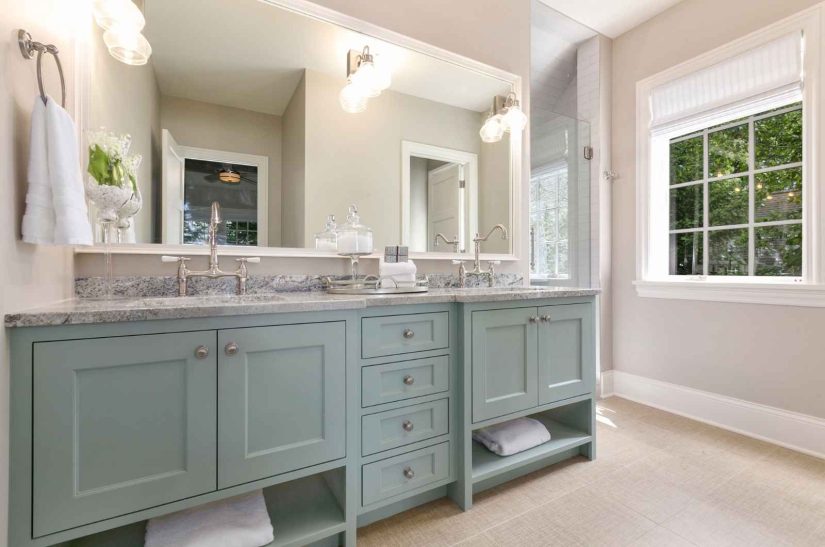 למה כדאי לך לבחור בארונות אמבטיה מותאמים אישית בבית שלך?